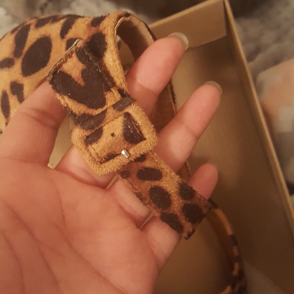 LAST 1! Leopard Print Flats - Picture 3 of 4